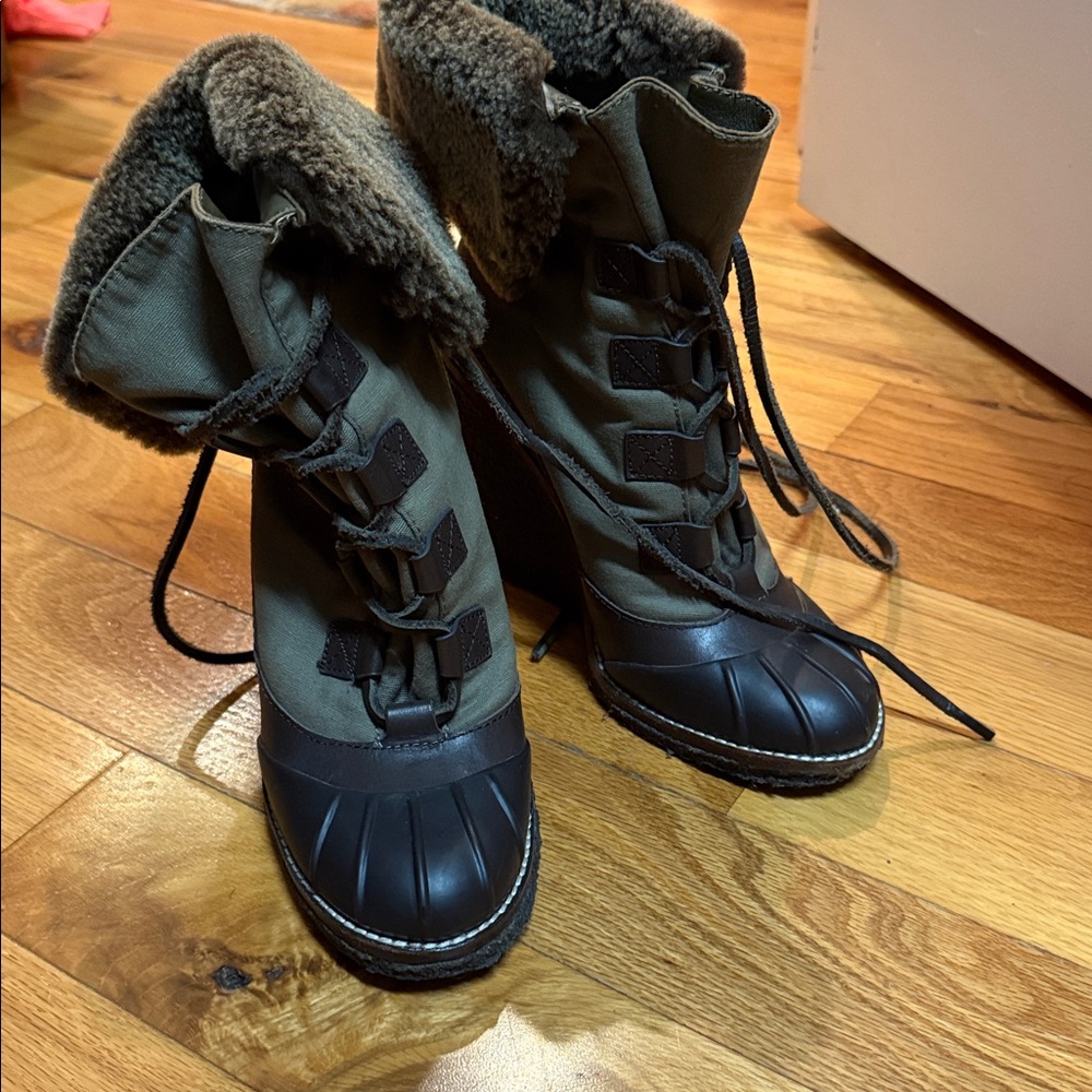 Tory Burch Fairfax Shearling Fur Lined Wedge Boots Size 8